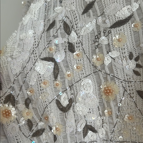 Elegant Cream and Black Ruffled Crop Blouse - Picture 2 of 4